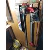 Image 1 : Contents on Pegs