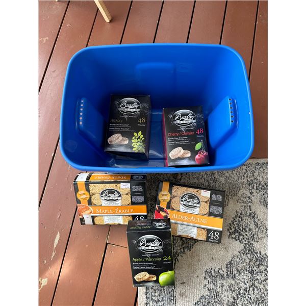 Tote with Smoker Bisquettes