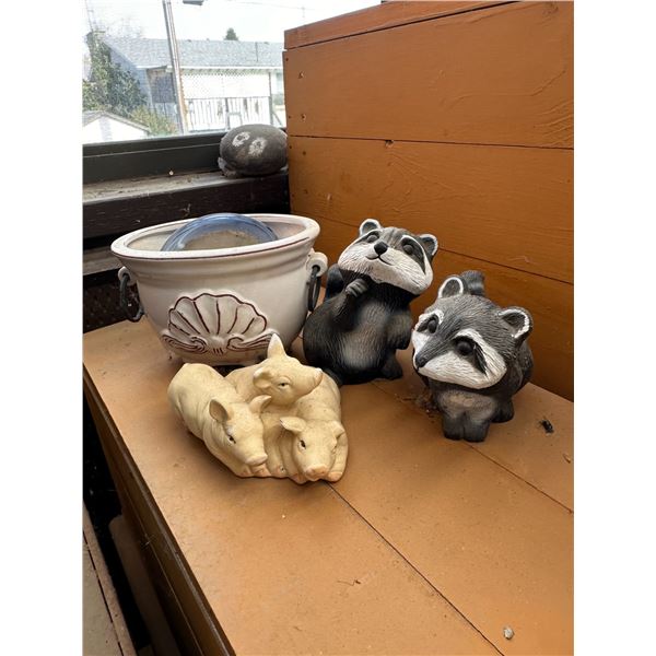 Lot of Garden Decor, Vintage 1980s Piggies Figurine & More