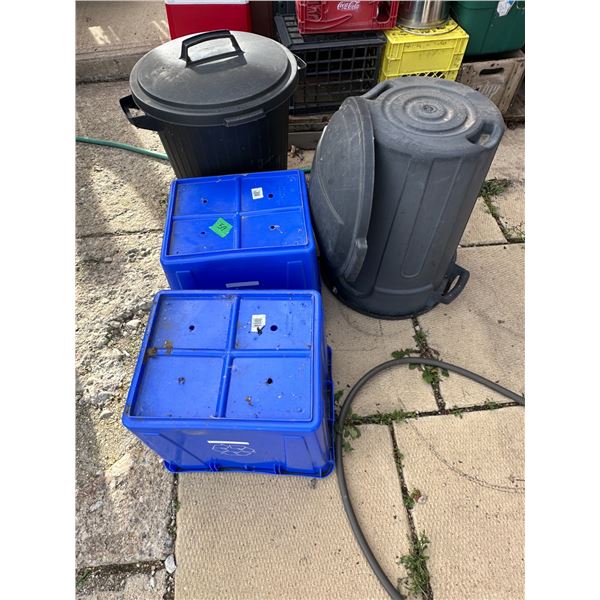 2 Recycle Bins & Trash Can