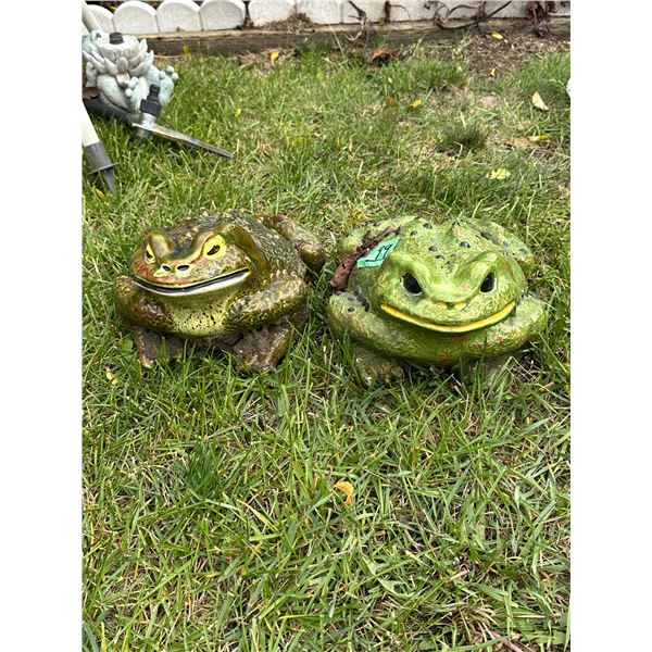 Lot of 2 Adorable Toads