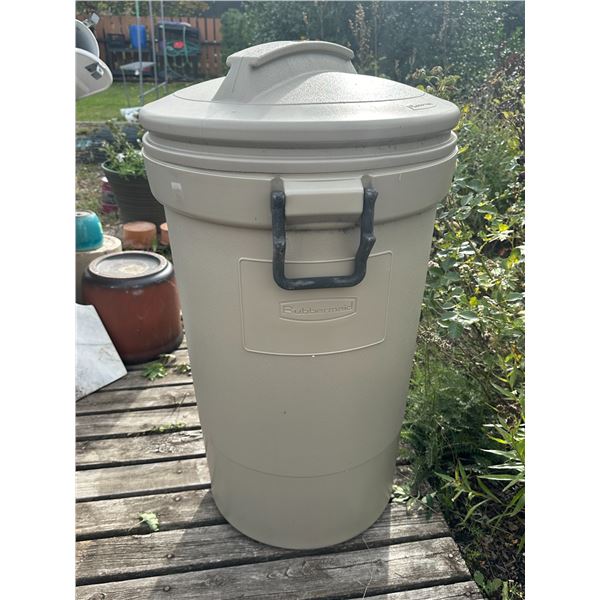 Rubbermaid Garbage Can