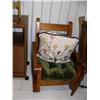 Image 7 : Lot of 6 end tables, lamp, TV stand, shoe rack and rocking chair (227)