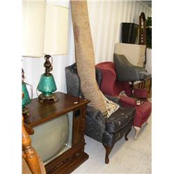 TV, 2 lamps, 3 chairs, carpet, 2 file cabinets, mirror, stereo cabinet and 2 trash cans (227)