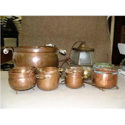 Lot of copper containers and a lamp (232)