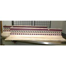 Lot of 2 wall cornices (234)