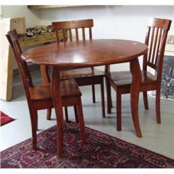 Round table with 3 chairs ()