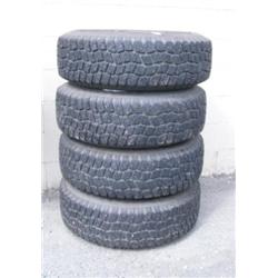 4 tires with studs, Nokian Hakkapeliitta, 16" rims, LT265/75R16 (235)