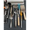 Image 2 : Kitchen Lot