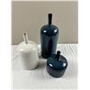 Image 1 : "Urban Barn" Vase Trio