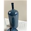Image 2 : "Urban Barn" Vase Trio