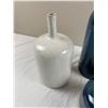 Image 3 : "Urban Barn" Vase Trio