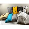 Image 1 : Various Throw Pillows