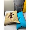 Image 2 : Various Throw Pillows