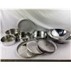 Image 1 : Assortment of Baking Pans