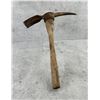 Image 2 : WW2 US Army Infantry M1942 Pick Axe