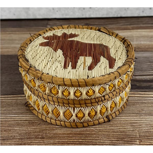 Antique Ojibwe Indian Birch Bark Quilled Box