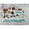 Image 1 : Group of Assorted Jewelry & Beads