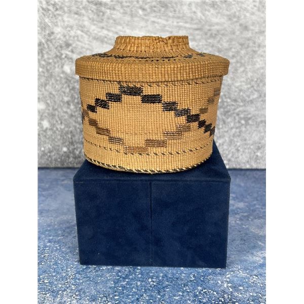 Antique Tlingit Inuit Eskimo Alaskan Basket