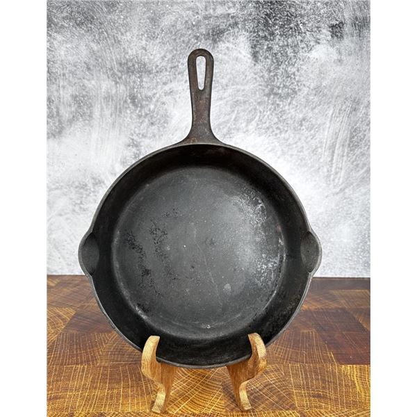 Griswold Number 8 704F Cast Iron Frying Pan