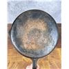 Image 3 : Griswold Number 8 704F Cast Iron Frying Pan