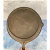 Image 2 : Ornate Handle Number 10 Cast Iron Skillet
