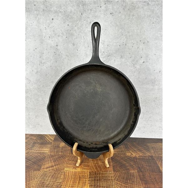 Lodge Number 12 SK Cast Iron Skillet D