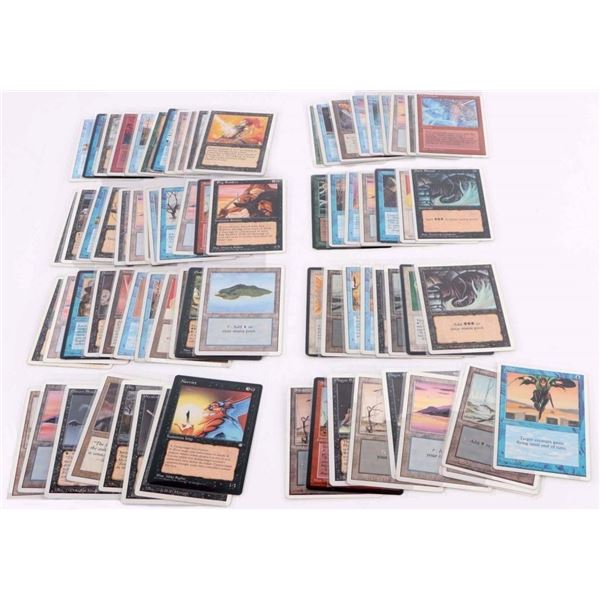 SMALL MAGIC THE GATHERING LOT OF OLD CARDS