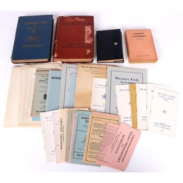 VINTAGE ASSORTED FREEMASONRY HANDBOOKS/ PAMPHLETS