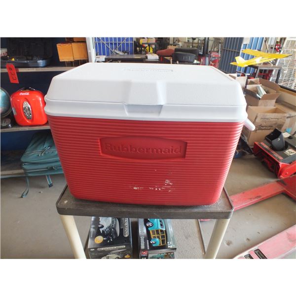 Rubbermaid Cooler w/ Dishes