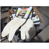 Image 1 : 12 pairs Of Large Work Gloves