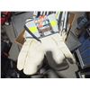 Image 1 : 12 Pairs Of Small Work Gloves