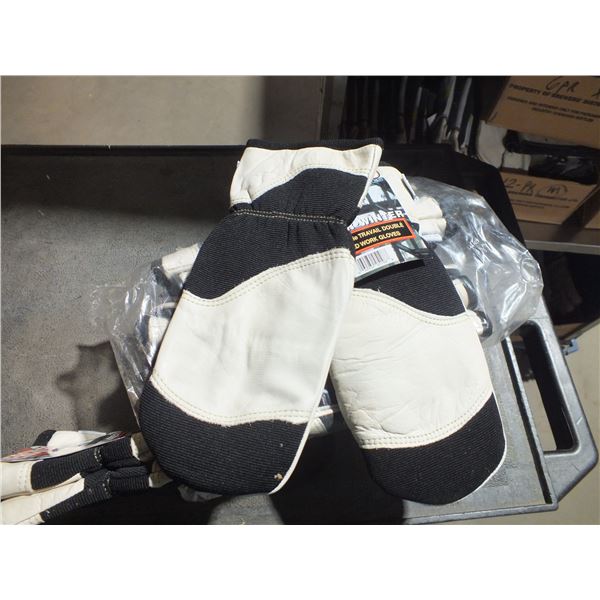 6 Pairs Of XL Winter Mitts