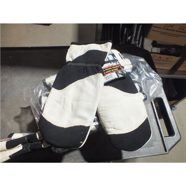 6 Pairs Of XL Winter Mitts