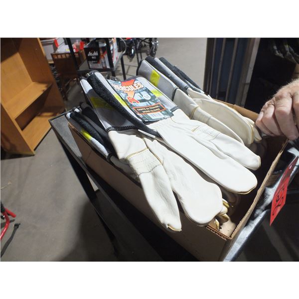 12 Pairs Of Med Work Gloves