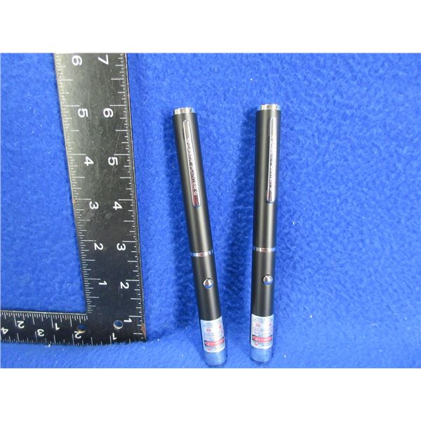 NEW - 2 Laser Pointers - Red - 2 AAA Batteries