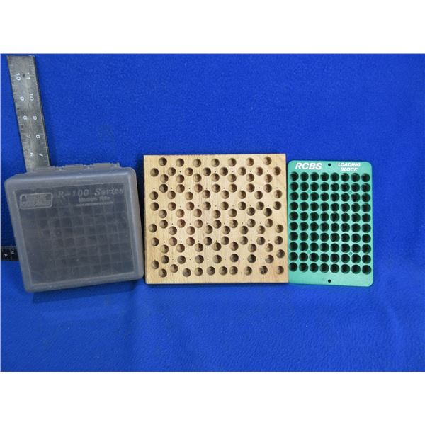 2 Reloading Trays and a Plastic MTM R-100 Cartridge Case