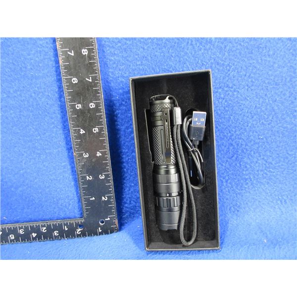 NEW - LED Flashlight with 4 Brightness and a Flash Setting
