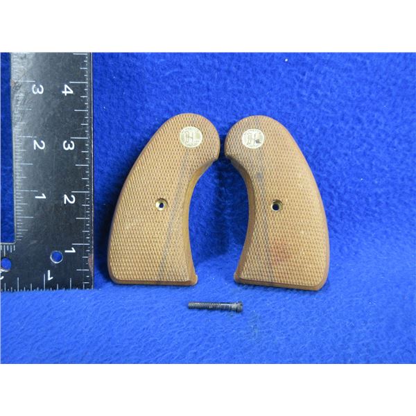 Herret's S&W J Frame Square Butt Wood Grips with Screw