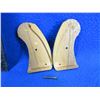 Image 3 : Herret's S&W J Frame Square Butt Wood Grips with Screw
