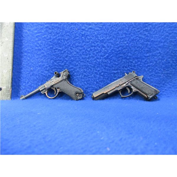 2 Miniature Cap Guns - Eagle 11R and Eagle Series 900