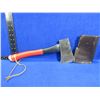 Image 2 : Mastercraft 1 1/4 lb Hatchet with Sheath - 3 1/4" Blade