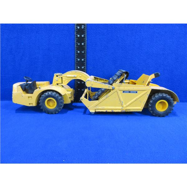 Vintage Ertl John Deere Scraper
