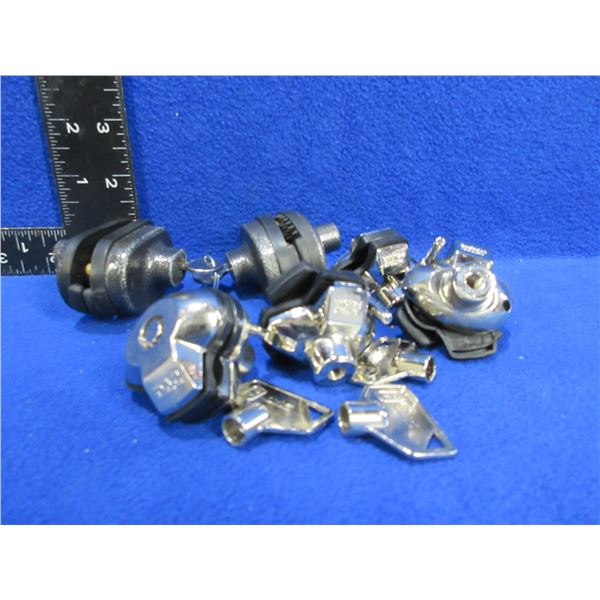 2 Trigger Locks with 1 Key Each and 4 Safety Trigger Locks