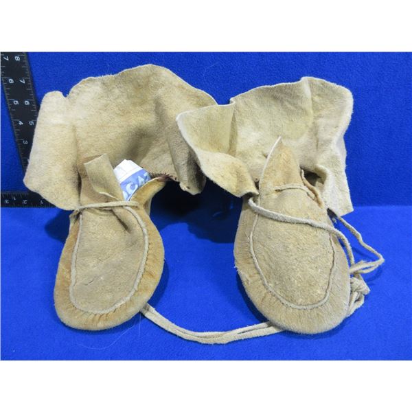 Native American Mukluks - 9 1/2" Sole
