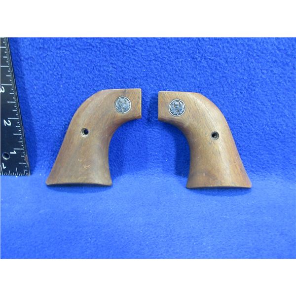 Ruger Wrangler, Blackhawk, Single Six, Vaquero Grips