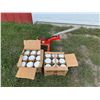 Image 3 : CLAY PIGEONS AND THROWER, LOT