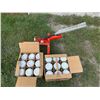 Image 4 : CLAY PIGEONS AND THROWER, LOT