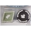 Image 2 : Selection of Wedgwood porcelain including six Queensware dinner plates and an open vegetable dish an