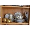 Image 2 : Shelf lot of china collectibles including Haviland France gold and white, Theodore Haviland Limoges 